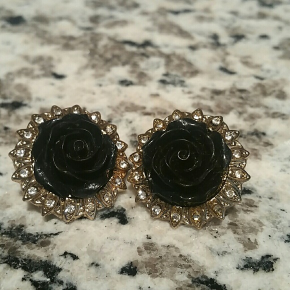 Black rose earrings