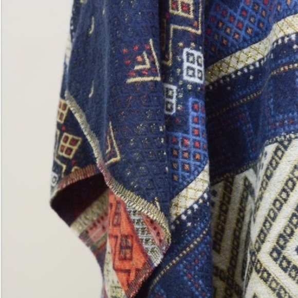 Navy tribal poncho - Picture 2 of 2