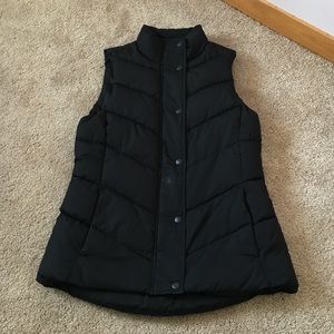 Black GAP Puffer Vest