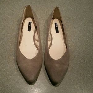 BDG pointed toe flats