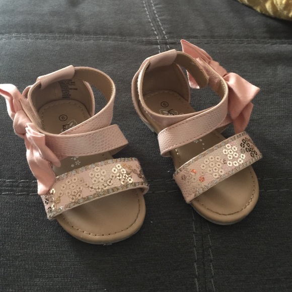 Pink toddler sandals