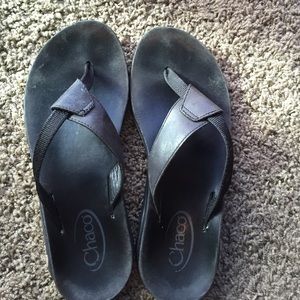 Chaco black leather flip flop, sz7