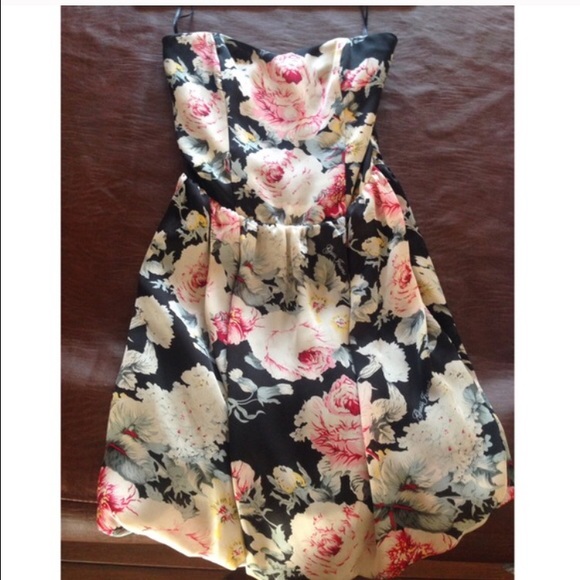 Silky strapless floral dress by guess - Picture 1 of 3