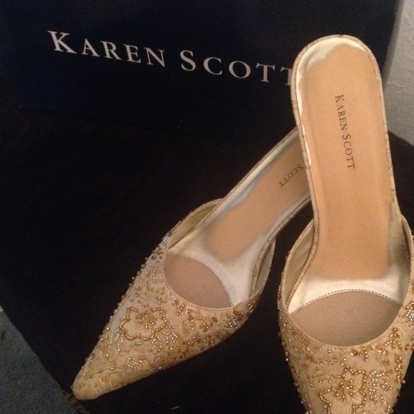 Karen Scott Gold Heels