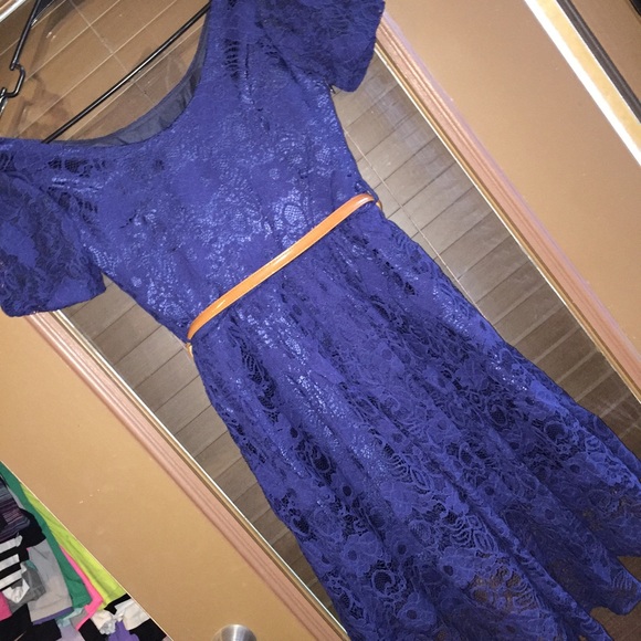 Lace Dress - Picture 2 of 4