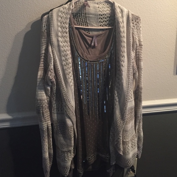 Cardigan and cute top - Picture 3 of 3