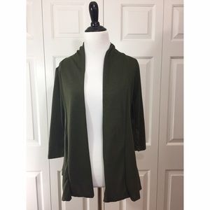 Green cardigan with ruffles