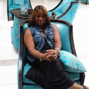 Meet your Posher, Elaine