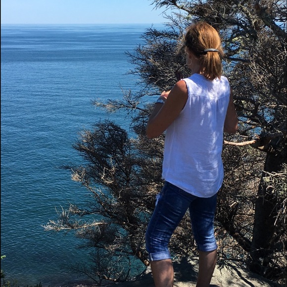 Hi and Welcome to My Closet 💜 - Picture 3 of 12