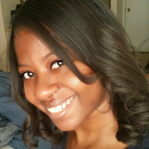 Meet your Posher, Jessica - Picture 2 of 2