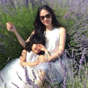 Meet your Posher, Yaya