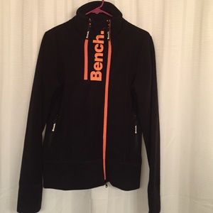 Bench. Double zipper - 1 full, 1 qtr - fleece