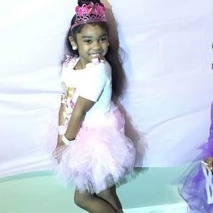 Meet your Posher, Pamelee