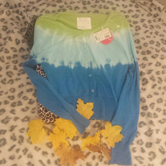 NWT Gorgeous cardigan button down very soft! - Picture 1 of 4