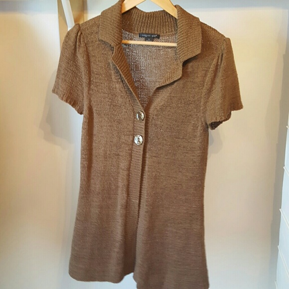 Short sleeved sweater