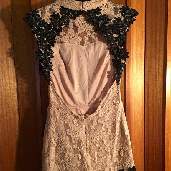 NEW‼️ Cream Lace Romper w/ Black sequence - Picture 4 of 4