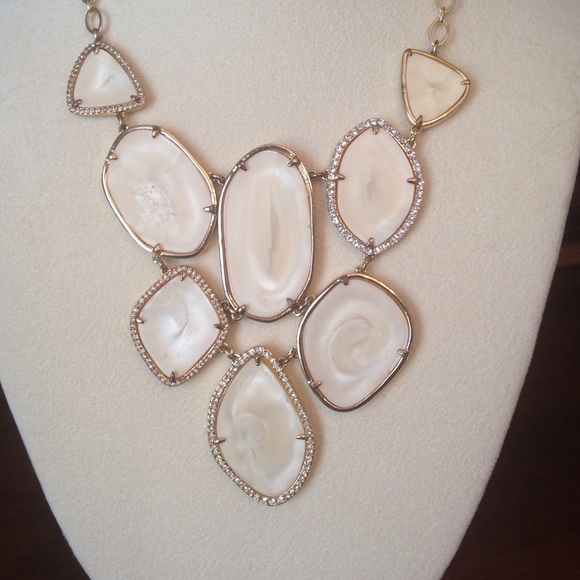 Stella and Dot Fiona bib statement necklace