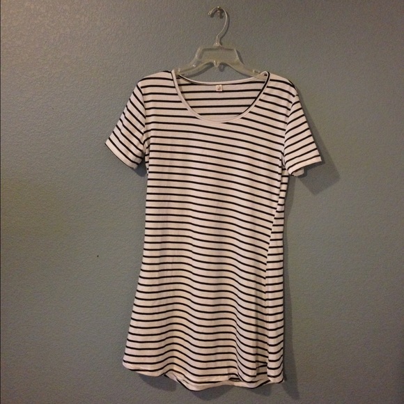 Black and White Short Sleeve Dress