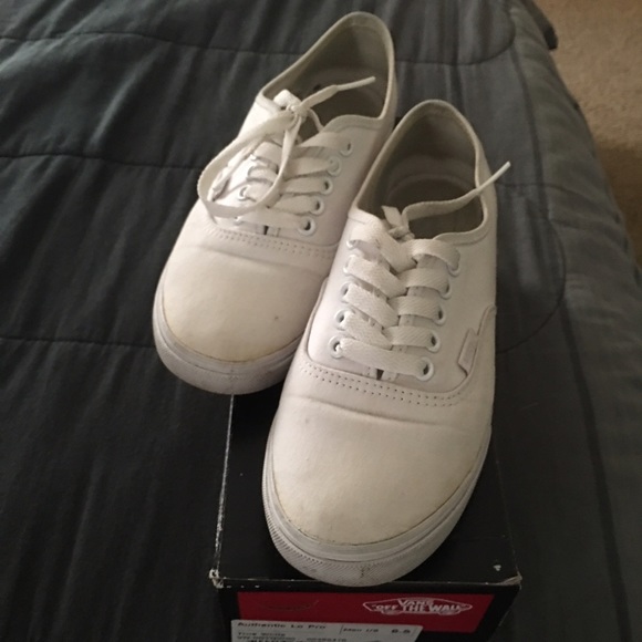White VANS - Picture 3 of 3