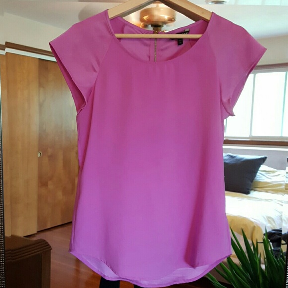 Dressy purple short sleeved Express blouse - Picture 2 of 4