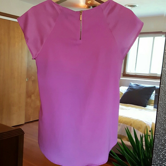 Dressy purple short sleeved Express blouse - Picture 3 of 4