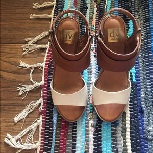 Dolce Vita brown & cream wedge with zipper!