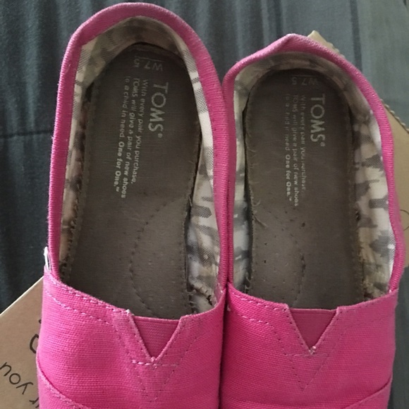 Pink TOMS - Picture 3 of 4