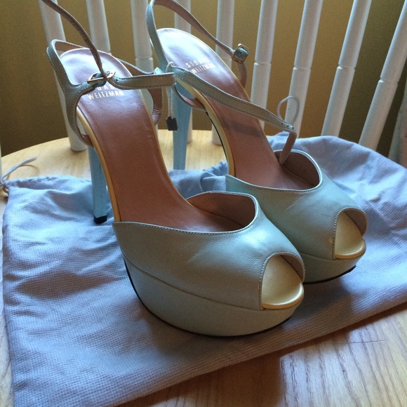 Fabulous Stuart  Weitzman pumps