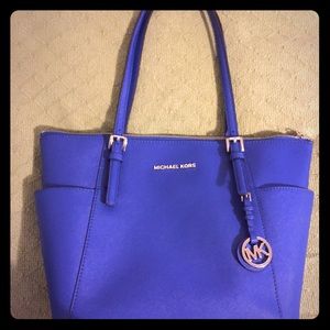 Michael Kors Jet Set Large Zip Tote