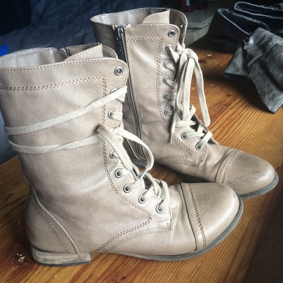 Combat boots