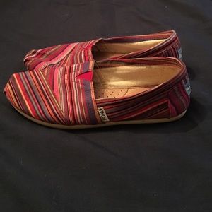 Woman's size 7 Toms