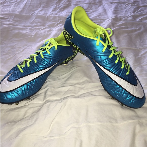 Women's Hypervenom Phatal 2fg cleats