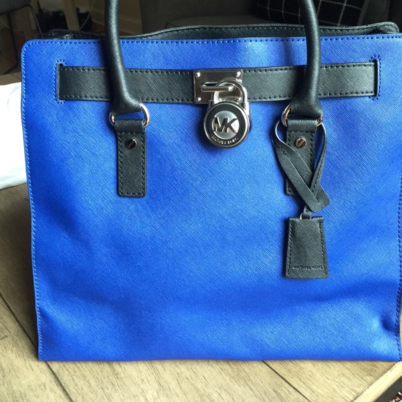 Blues and black Micheal Kors Hamilton purse