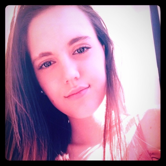 Meet your Posher, Hannah - Picture 1 of 1