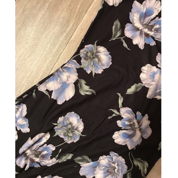 S A L E◾️NWT Missguided Floral Curve Dress - Picture 4 of 4