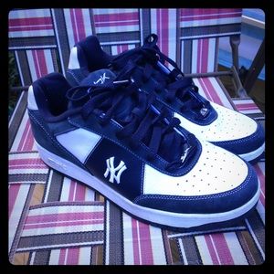 Yankees reeboks