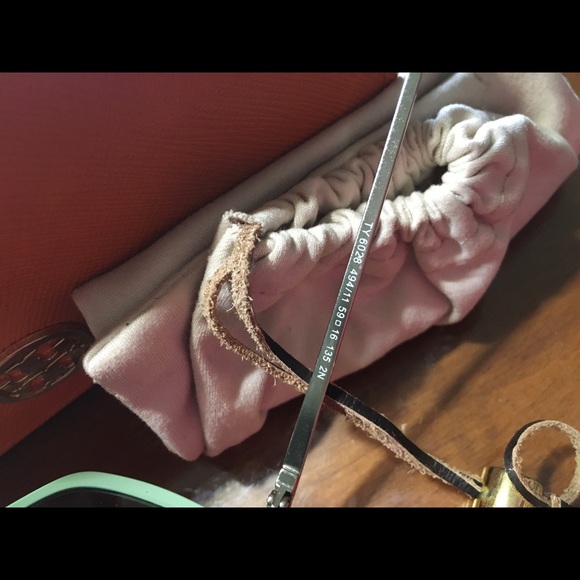 Tory burch sunglasses new never used - Picture 2 of 4