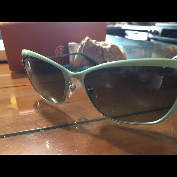 Tory burch sunglasses new never used - Picture 3 of 4