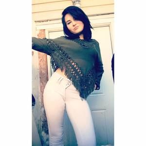 Meet your Posher, Danielle