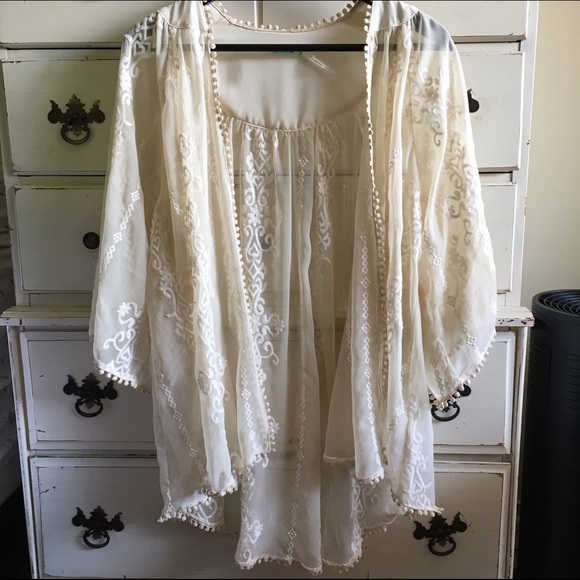 Urban Outfitters Kimchi Blue Lace Kimono