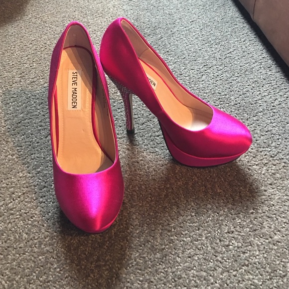 Steve Madden Fuschia Satin