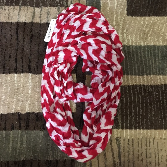 Infinity scarf. Charming Charlie