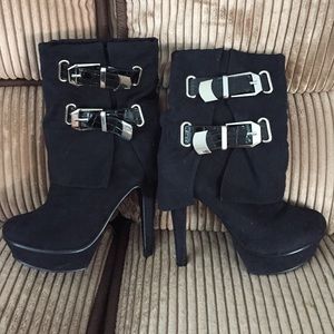 Suede black boots