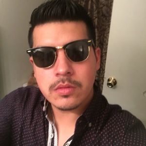 Meet your Posher, Carlos omar