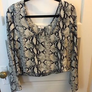 Long sleeve crop top