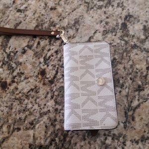 Michael Kors phone wallet