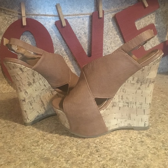 Beige cork wedges