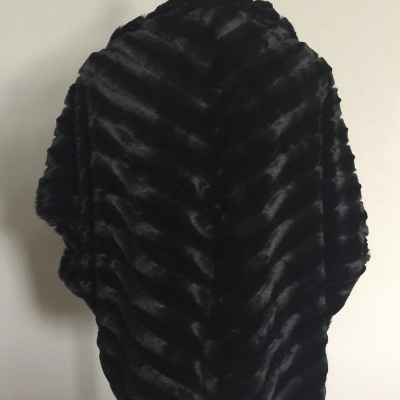 Faux Fur Black Cocoon Jacket - Picture 2 of 2