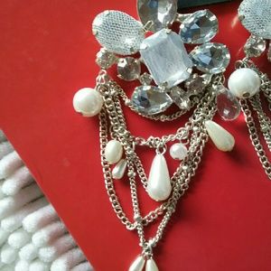 be be Lace and Pearl