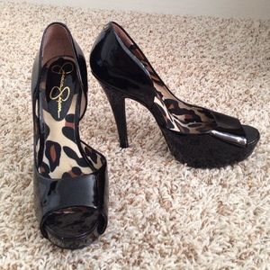 Jessica Simpson patent leather pumps